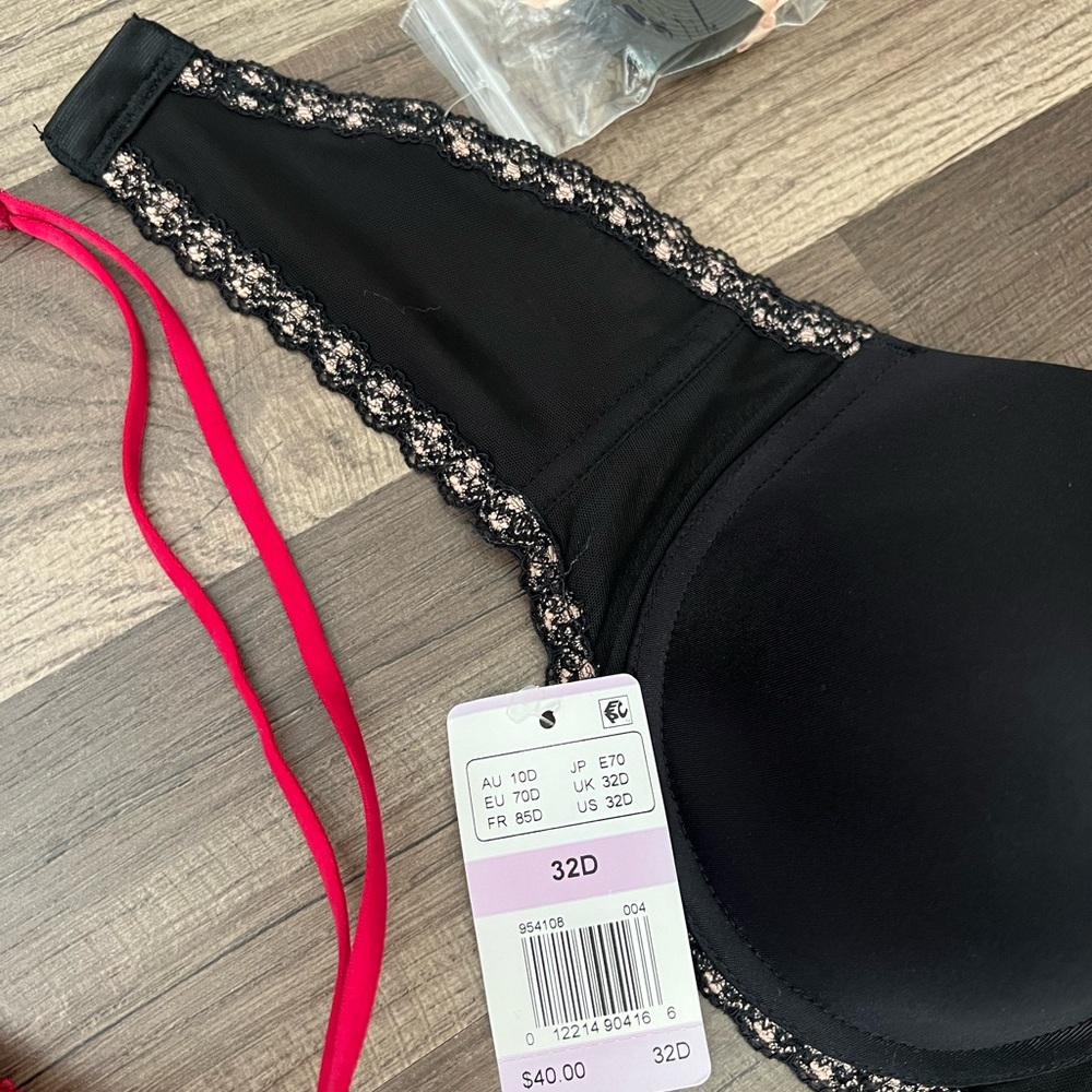 32D Bra Lot - Picture 3 of 4